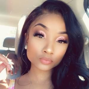 Meet your Posher, Farrah